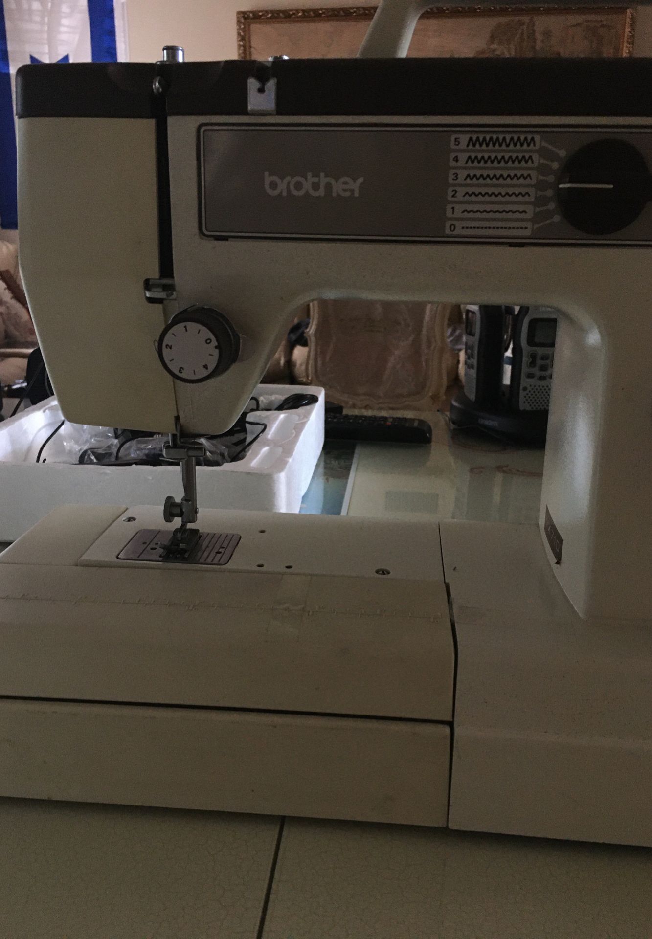 Vintage brother sewing machine vx710 for Sale in Fullerton, CA OfferUp