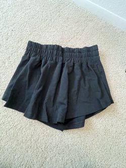 New black skort size medium