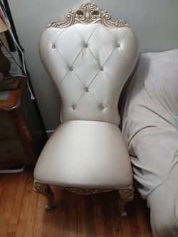 Quinces And Sweet 16 Chair