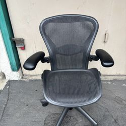 Office chair. Herman Miller Size B