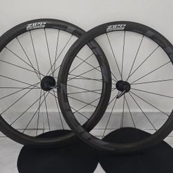 ZIPP 303 Carbon Set Wheels  /Clincher / Rims Brakes 