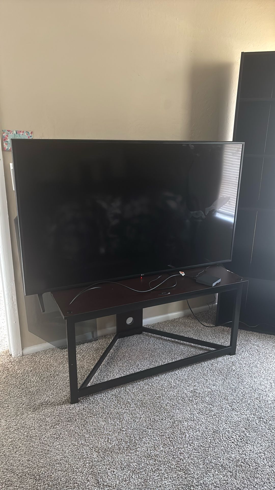 Lg Tv “60” Inch
