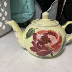 Vintage Pfaltzgraff Teapot