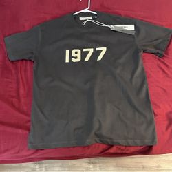 1977 Essential Shirt 