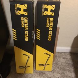 2 Hercules GS405B guitar stands