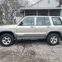 2000 Isuzu Trooper RWD