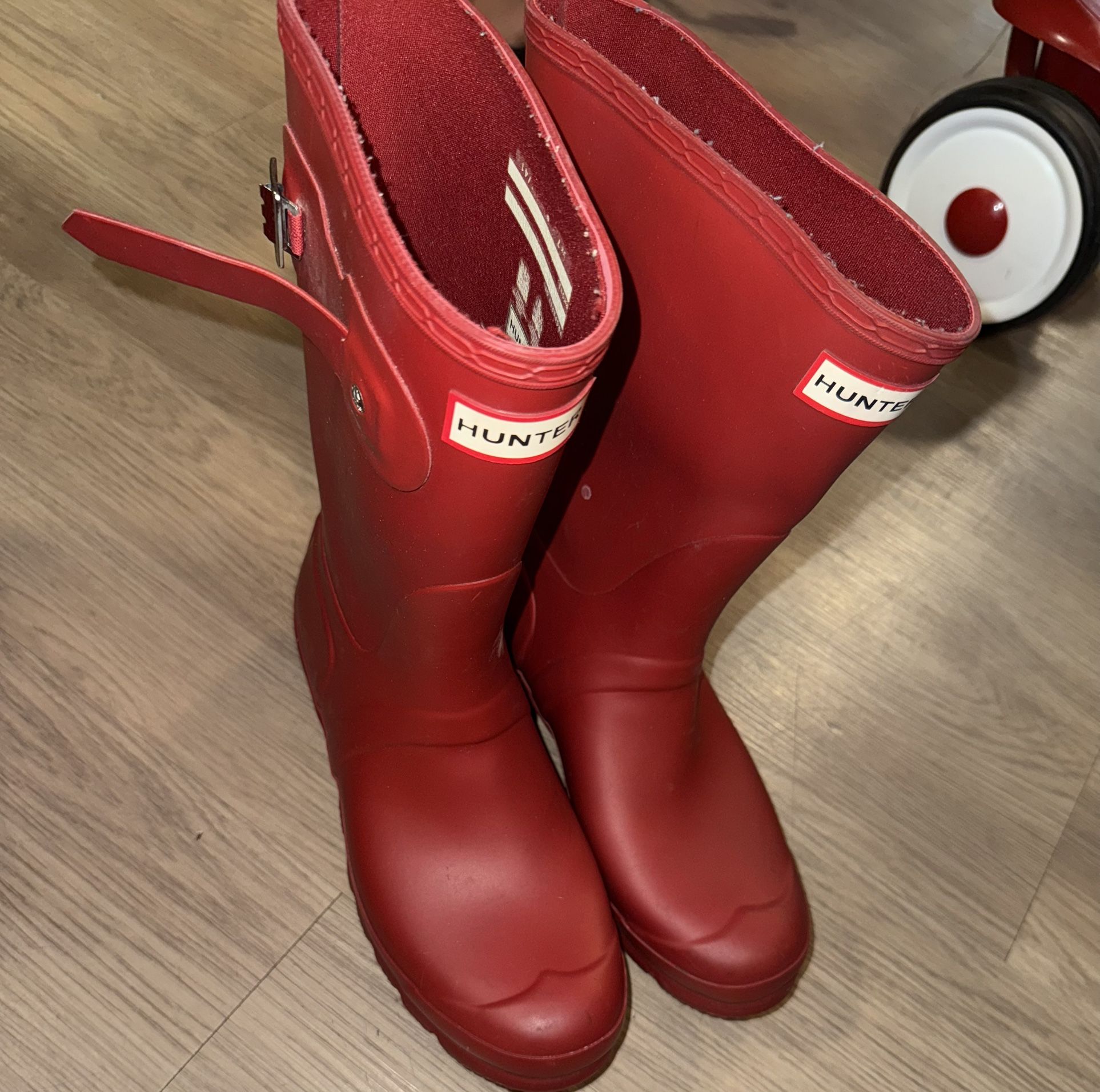 2 diff pair HUNTER boots $30each