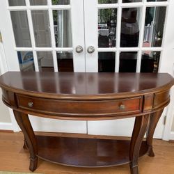 LIKE NEW HOOKER FURNITURE CONSOLE TABLE