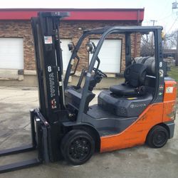 6000 LB. Capacity Toyota 3 Stage Propane Forklift 