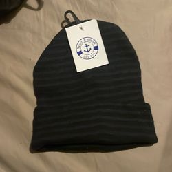 Beanie black and blue stripes