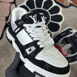 LV Trainers Size 10