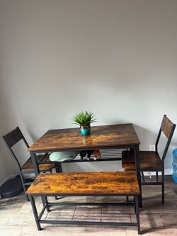 Dinning room table