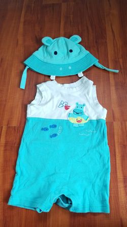 Baby 12-18 month onesie with hat