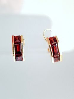 14K Yellow Gold Earrings With Dark Red Stones