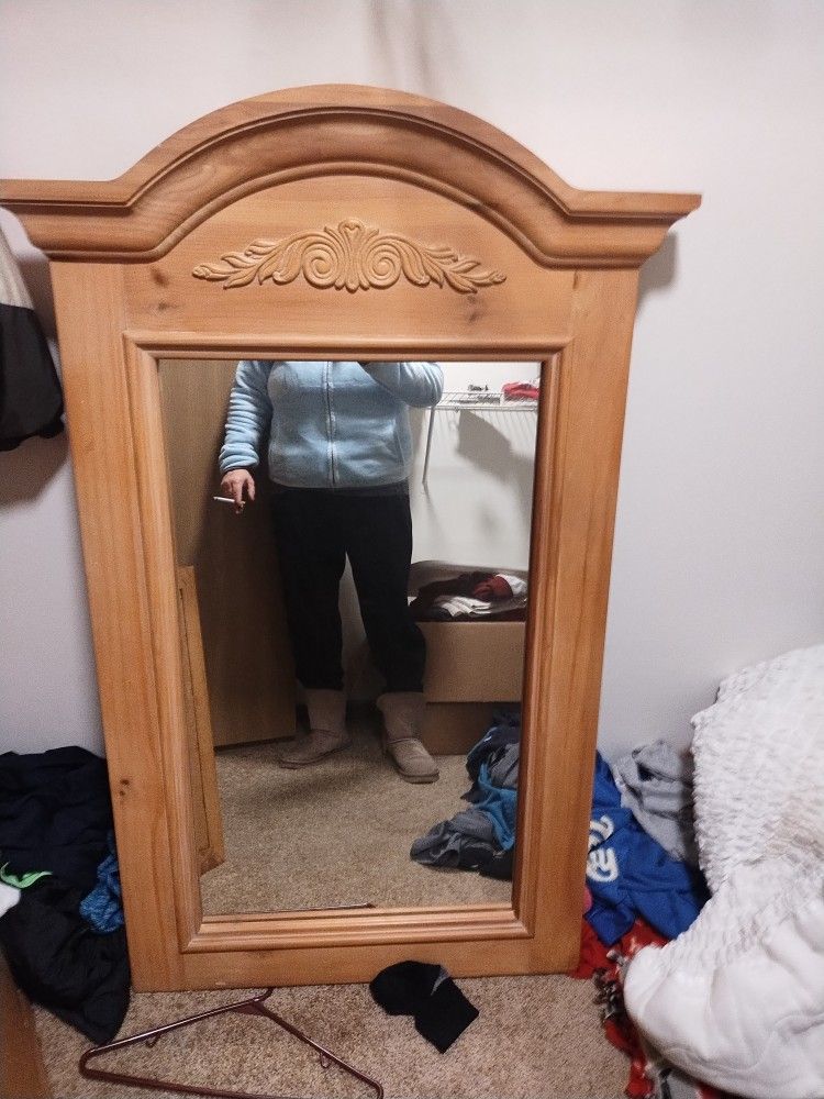 Broyhill 6 Drawer Dresser And Mirror