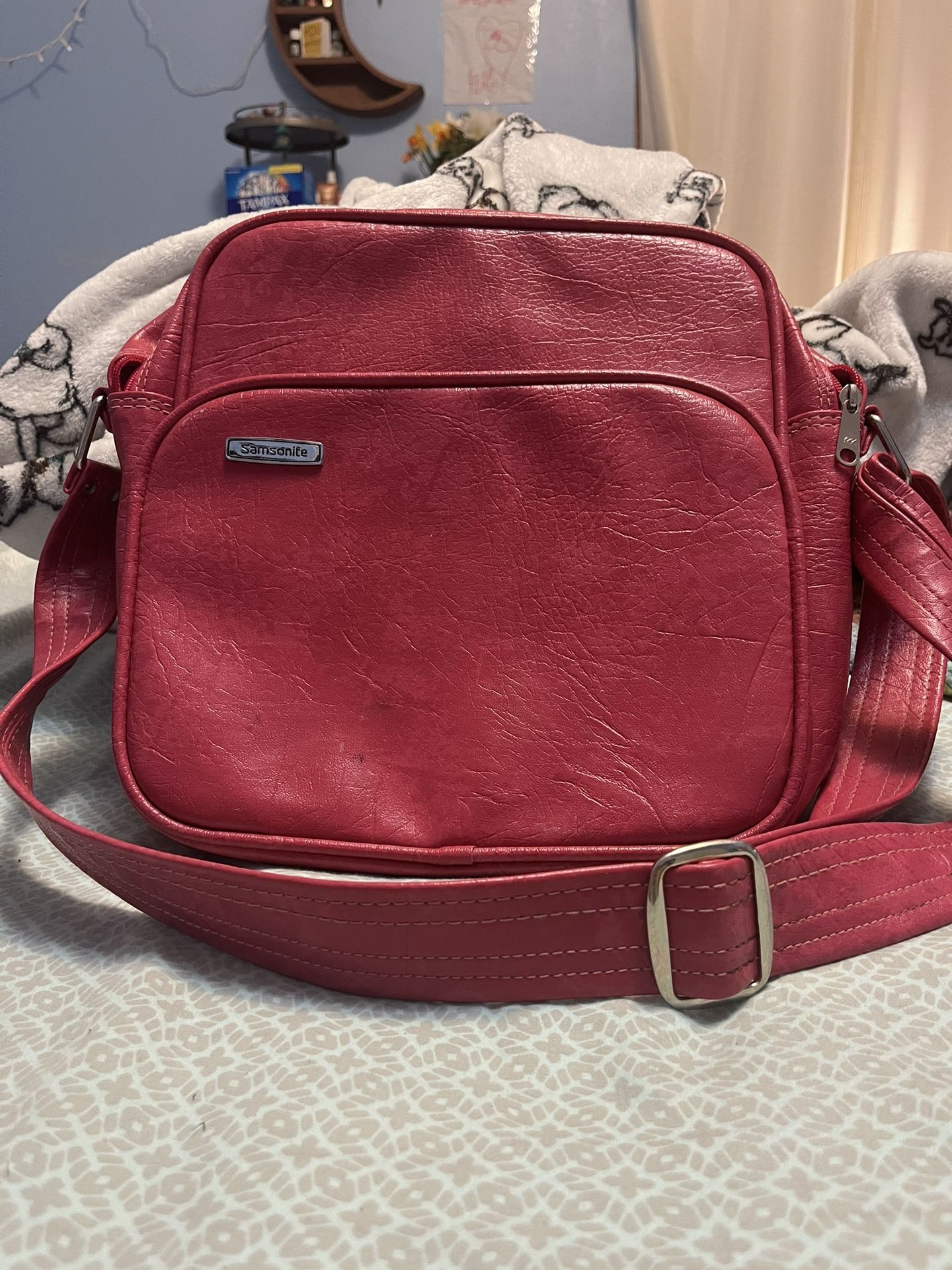 Burgundy vintage shoulder bag #shoulderbag