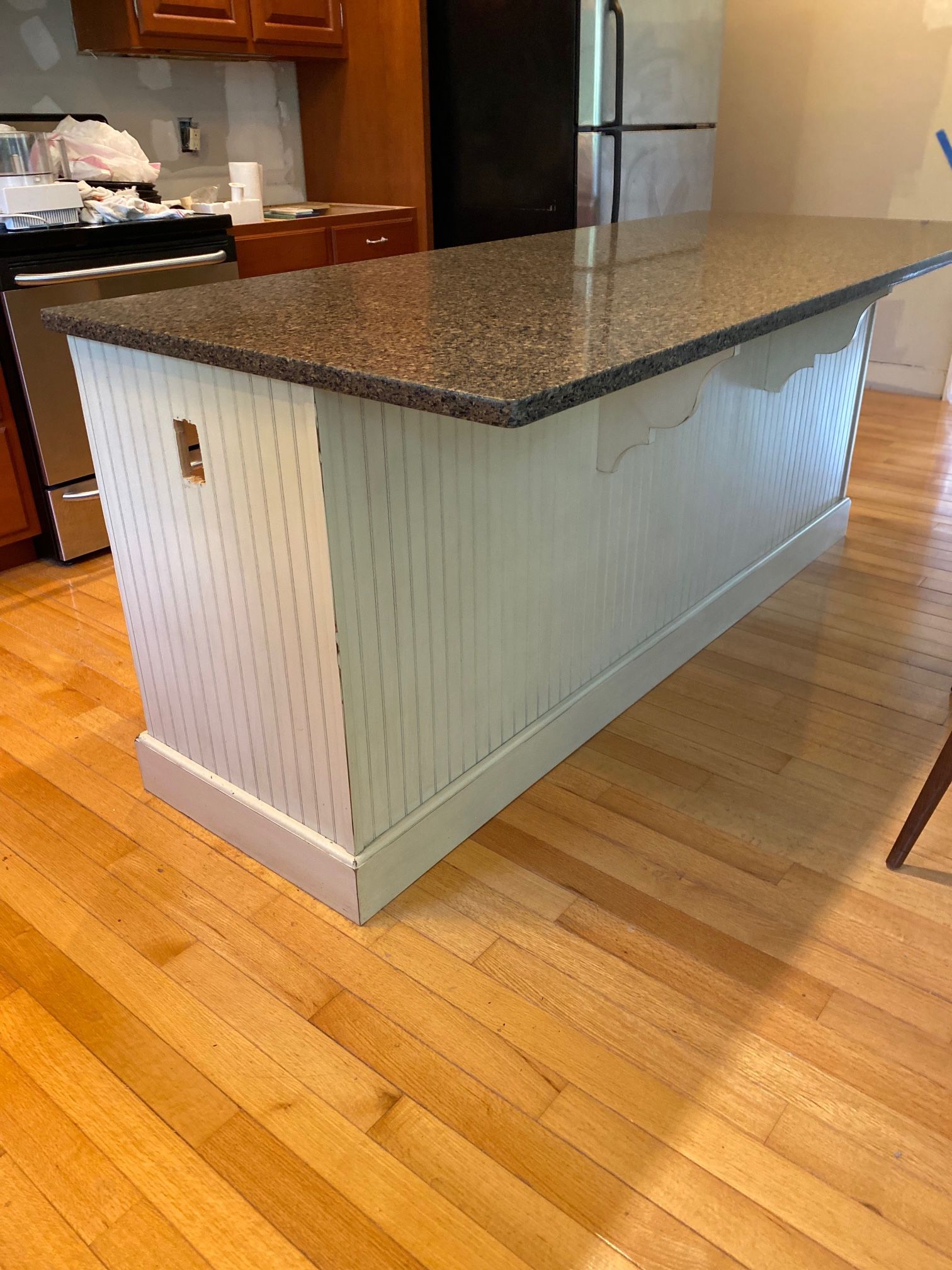 Kitchen Island With Quartz Top