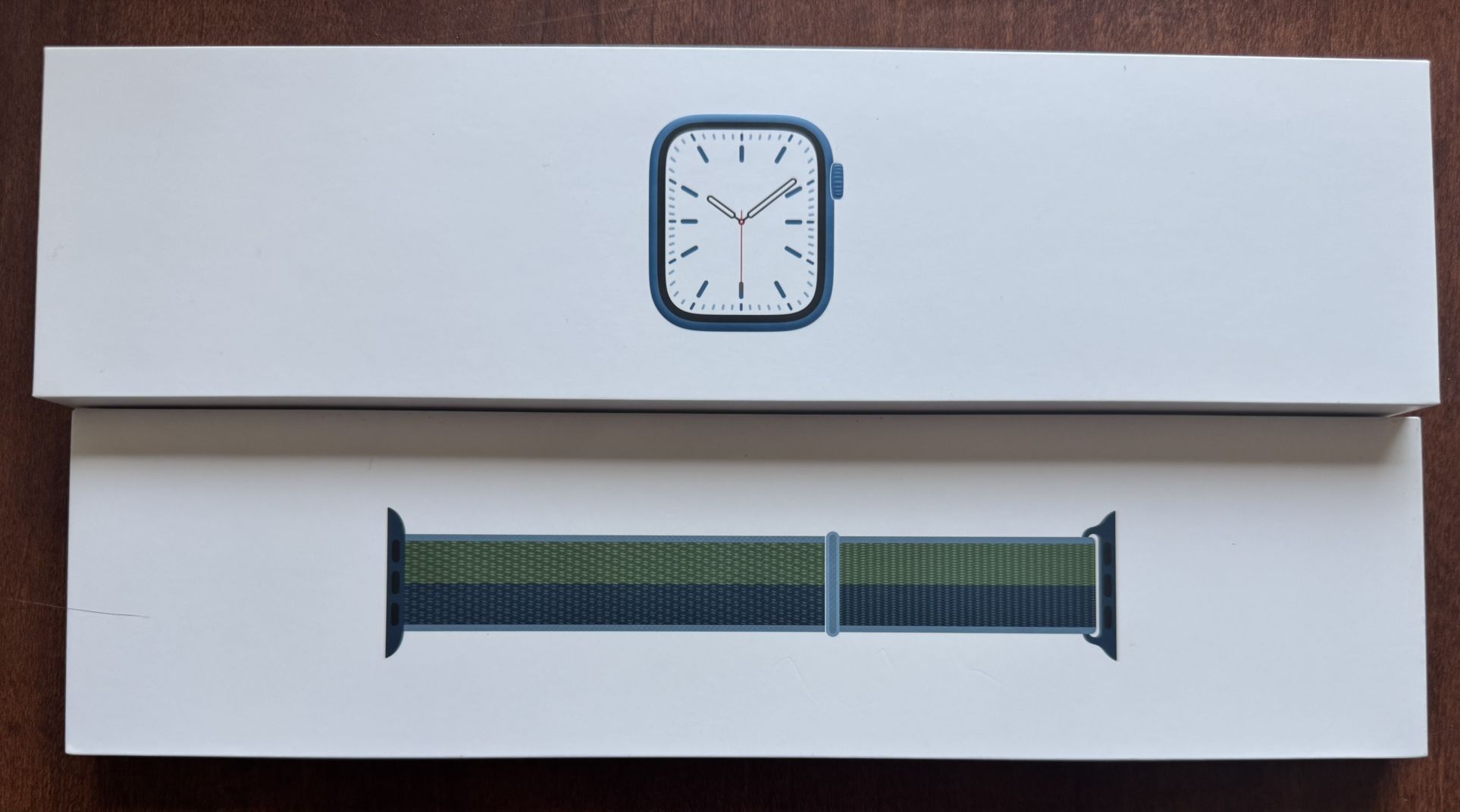 Apple Watch 7 Series 45mm Comes With Brand New Moss Green Sports Loop