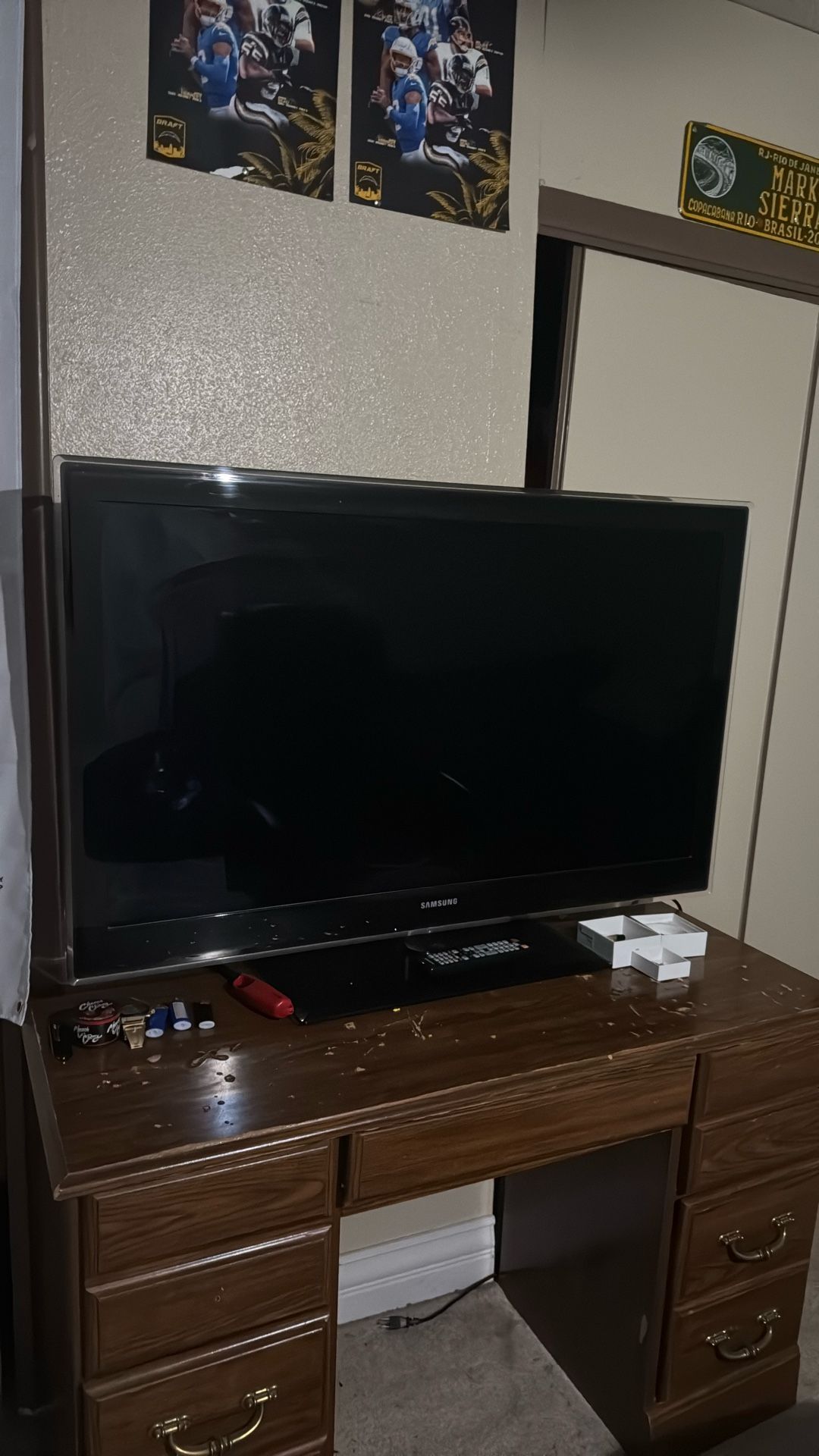 50 inch Samsung TV With Remote ( Perfect Condition