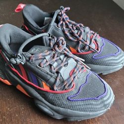 2 Pairs of Kids shoes