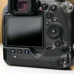 Canon eos R3 mirrorless(body only)
