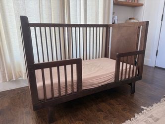 Oeuf Sparrow Crib - Walnut