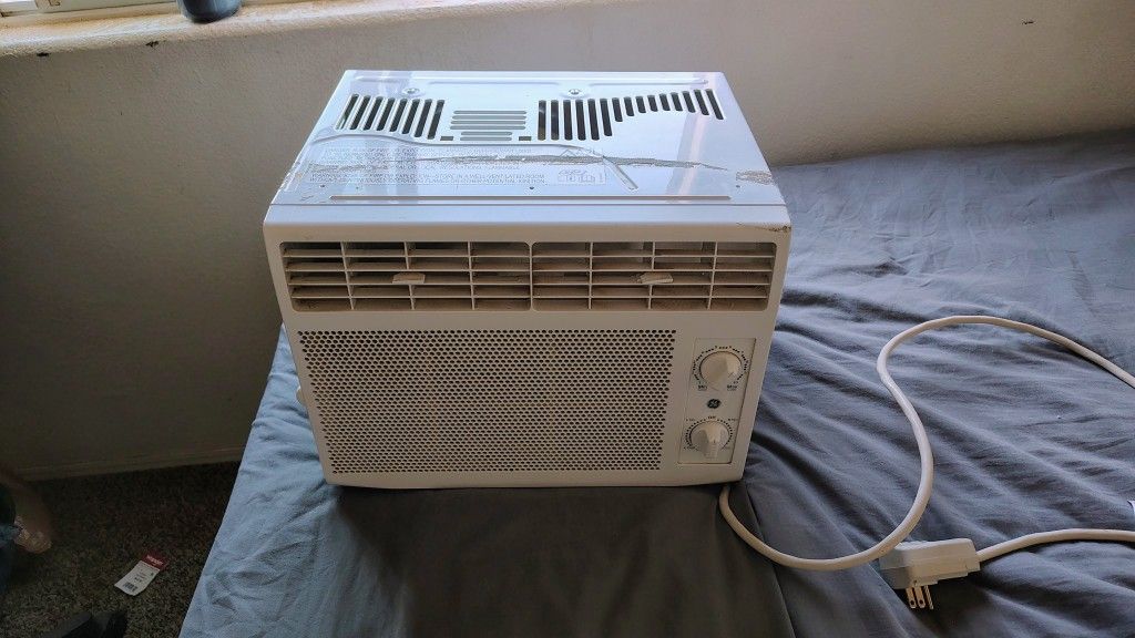 GE Small Room Window Unit Ac