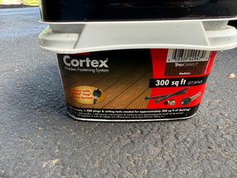 Brand New - Cortex - TraxSelect Fastener - 300 sqft - Madeira