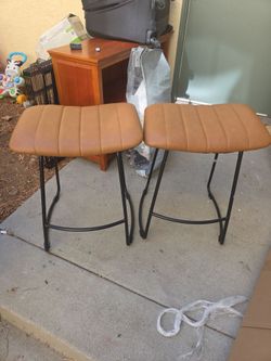 2 Counter Stools