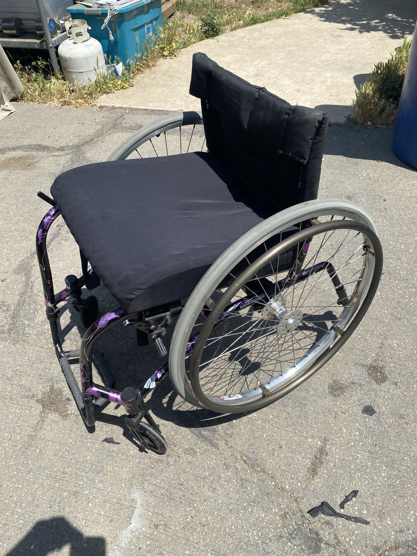 INVACARE ACTION A-4 LIKE NEW WHEELCHAIR DISABLE VETERAN HANDICAP