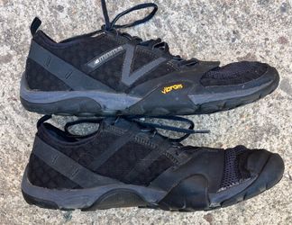 NEW BALANCE MINIMUS TRAIL RUNNING SHOES
