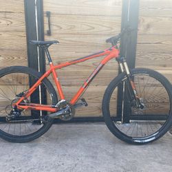 Trek X-Caliber 7 Mountain Bike (Size: Large)