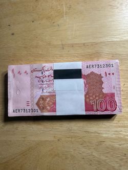 100 Rupee bills from Pakistan