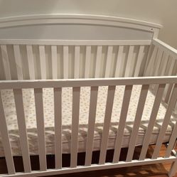 Baby Crib With Mattress 