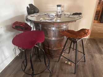 Very unique garden set / dinning set