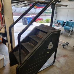 StairMaster Stepmill 7000PT – Commercial Gym Equipment