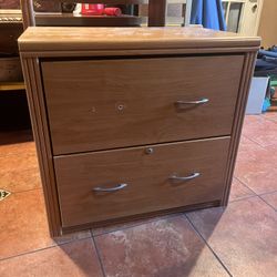 Wooden Dresser/Filing Cabinet 