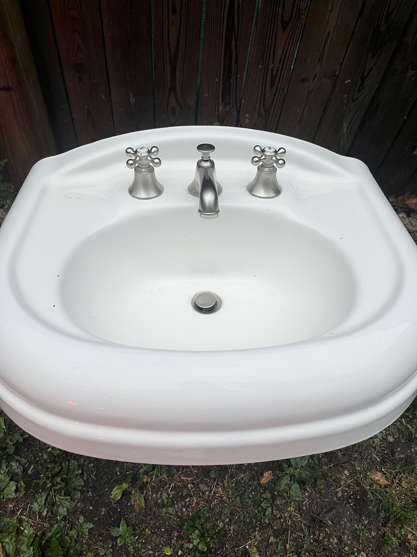 Antique Cast Iron Pedestal Sink