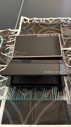 Mary Kay Pro Palette Compact Set