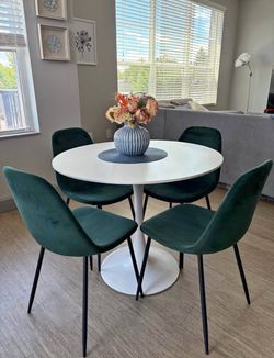 Round table and 4 chairs