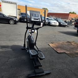 BLOWOUT SALE - Nordictrack Airglide 7i Elliptical- Las Vegas - 300$