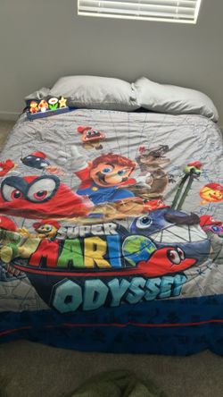 Reversible Super Mario Odyssey Twin/Full Comforter + Super Mario Bros. LED Pixel Night Light