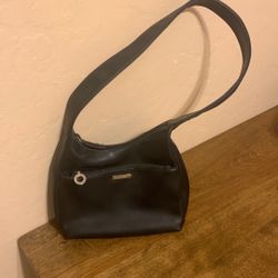 Nine West Ladies Pleather Purse with Handle.           NWOT
