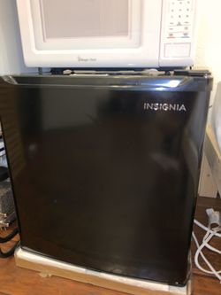 Insignia 1.7 Cu Ft. Mini Fridge - Black (Bestbuy)