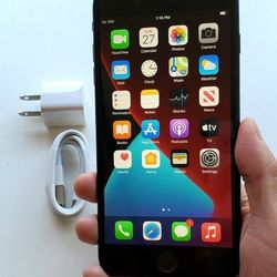 iPhone 7 Plus - UNLOCKED - Like New 
