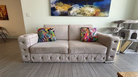 Elegant Tufted Sofa - Excellent Condition