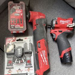 M12 1/2 Impact & Multitool With One Battery And Multitool Accessories