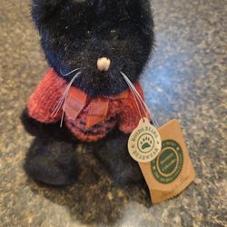 Boyds Bears black cat with Halloween jack-o-lantern sweater 7" seated, 9" long
