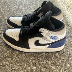 Jordan 1 mid royal blue
