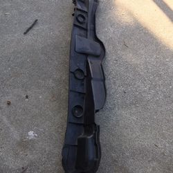 LEFT FENDER PLASTIC 2010-2015 TOYOTA PRIUS REGULAR 1.8 (USED)